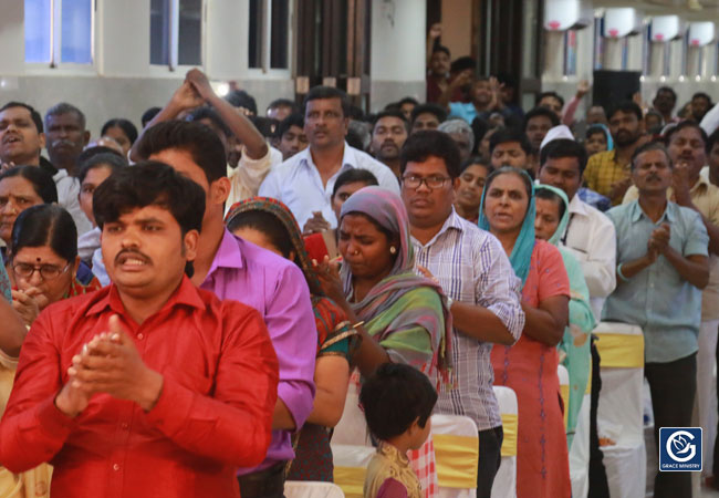 Thousands flocked from different parts of north Karnataka to the Healing & Deliverance Prayer held in Hubli, Karnataka by Grace Ministry on August 15th, 2019.